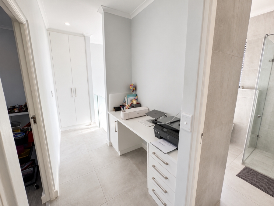 4 Bedroom Property for Sale in Sandown Western Cape